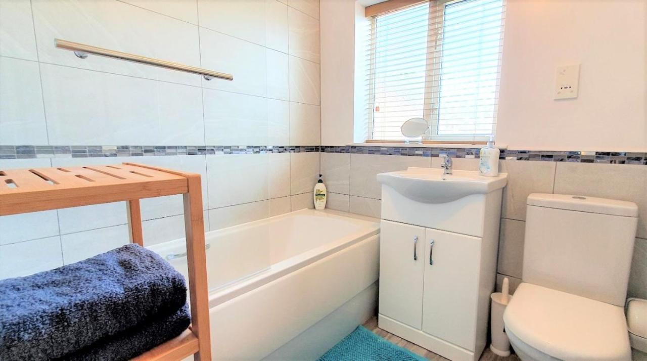 Comfortable Victorian 3 Bedroom Semi-Detached House With Fast Wi-Fi Sittingbourne Eksteriør billede