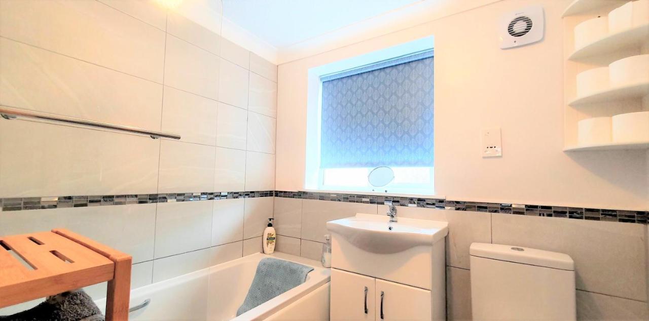 Comfortable Victorian 3 Bedroom Semi-Detached House With Fast Wi-Fi Sittingbourne Eksteriør billede