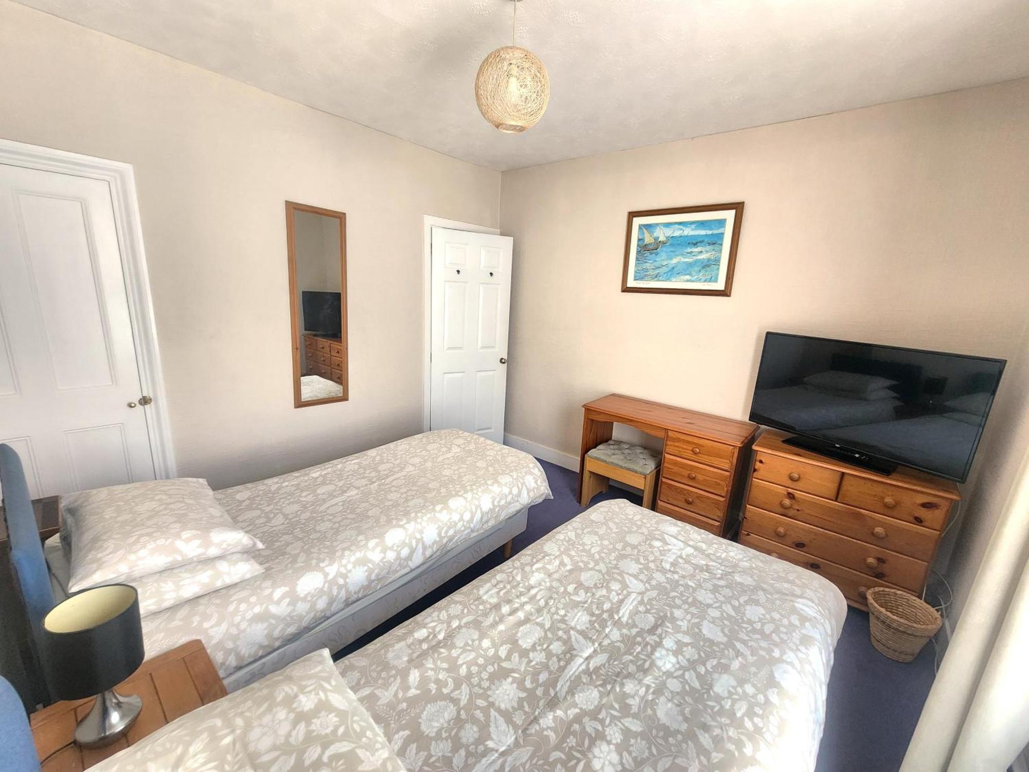Comfortable Victorian 3 Bedroom Semi-Detached House With Fast Wi-Fi Sittingbourne Eksteriør billede