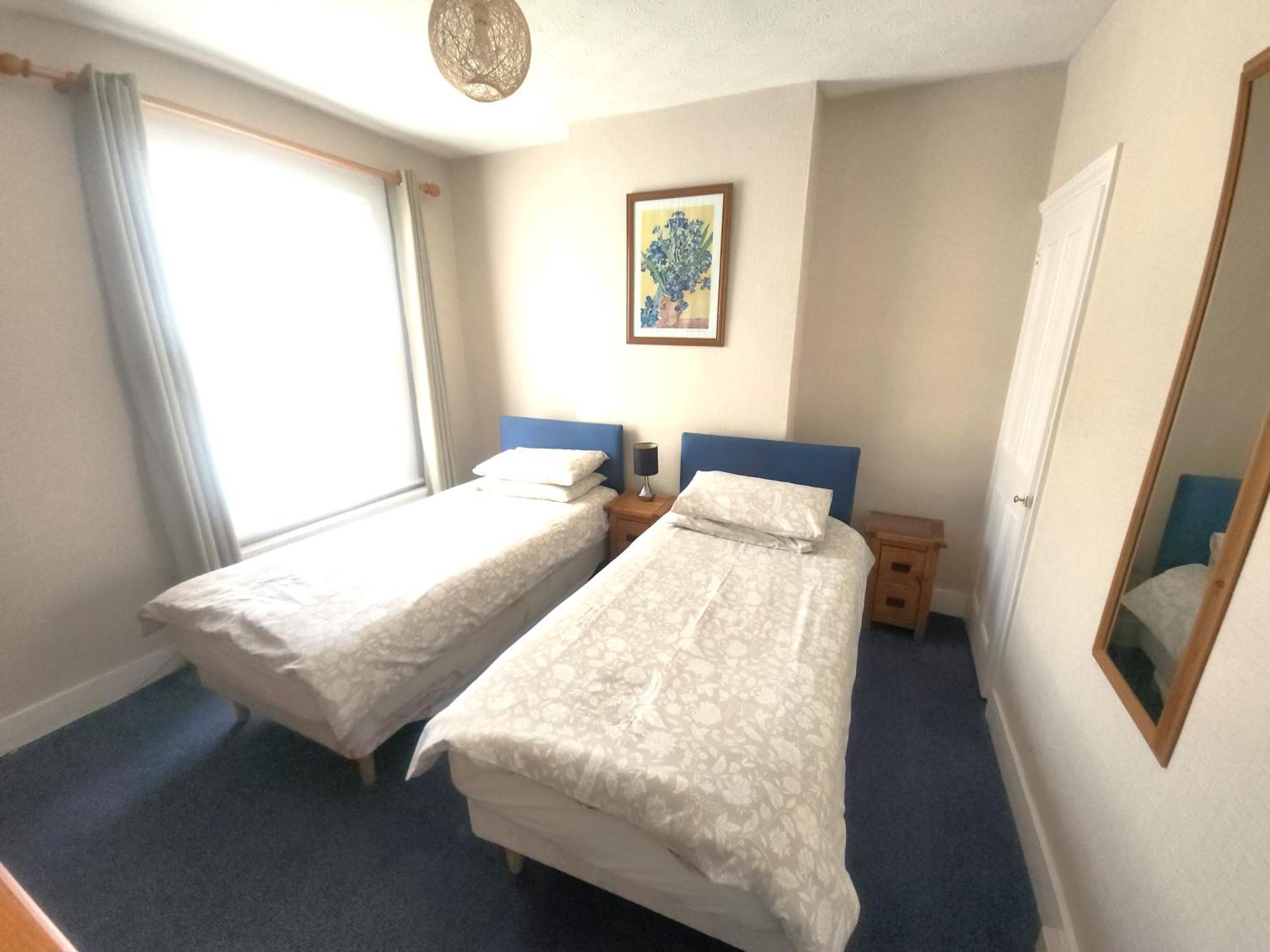 Comfortable Victorian 3 Bedroom Semi-Detached House With Fast Wi-Fi Sittingbourne Eksteriør billede
