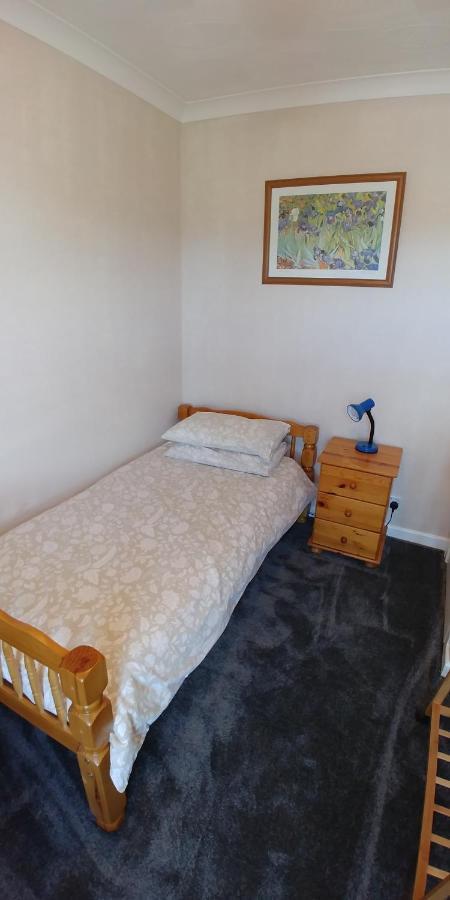 Comfortable Victorian 3 Bedroom Semi-Detached House With Fast Wi-Fi Sittingbourne Eksteriør billede