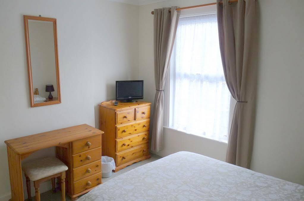 Comfortable Victorian 3 Bedroom Semi-Detached House With Fast Wi-Fi Sittingbourne Eksteriør billede